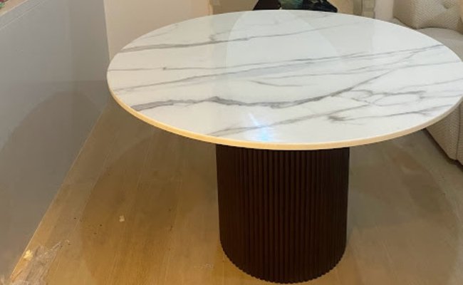 Spotlight Table